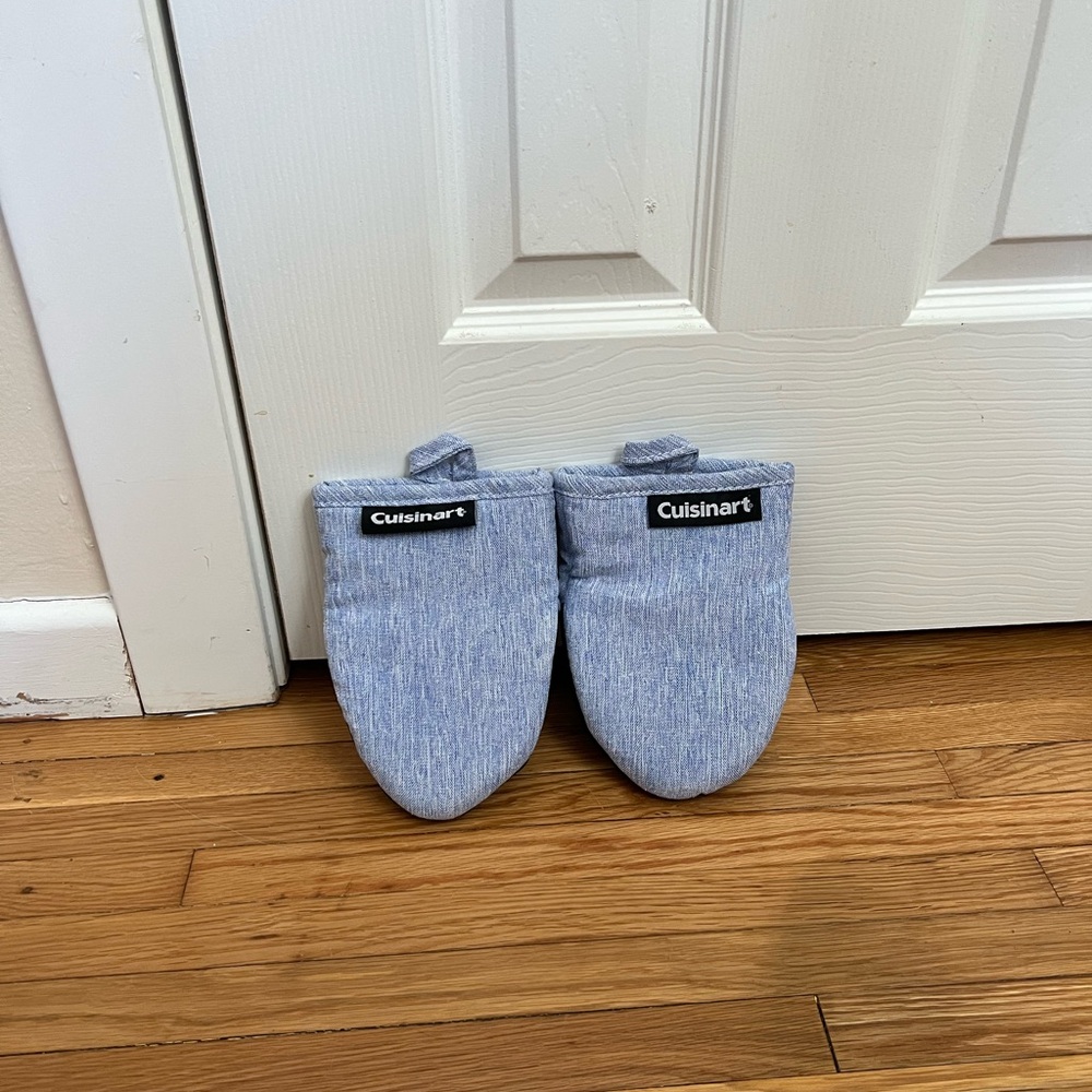 Cuisinart blue oven mitts